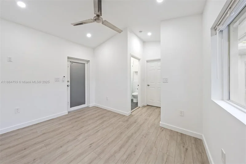 1825 Alamanda Dr, North Miami Beach, Florida, United States. - Photo 18