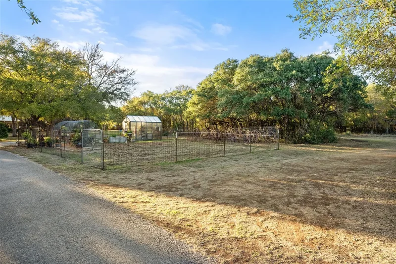 301 Crystal Meadows DR, Kyle, Texas, United States. - Photo 35