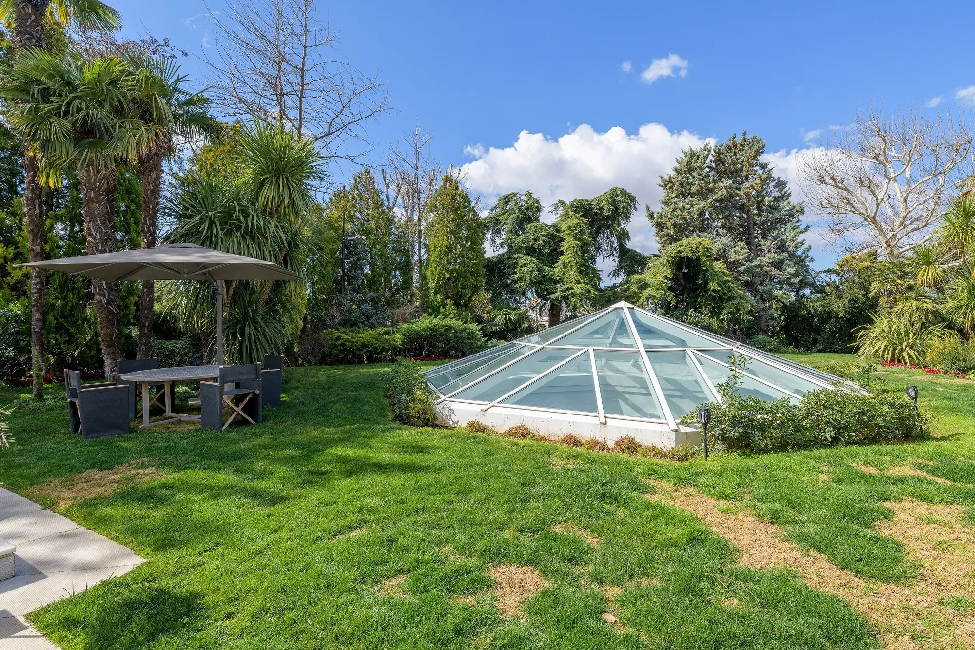 Exterior photo 10