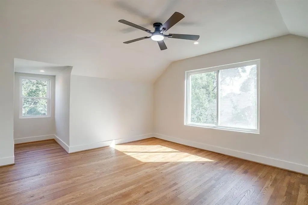 2560 Rogers Avenue, Fort Worth, Texas, United States. - Photo 19