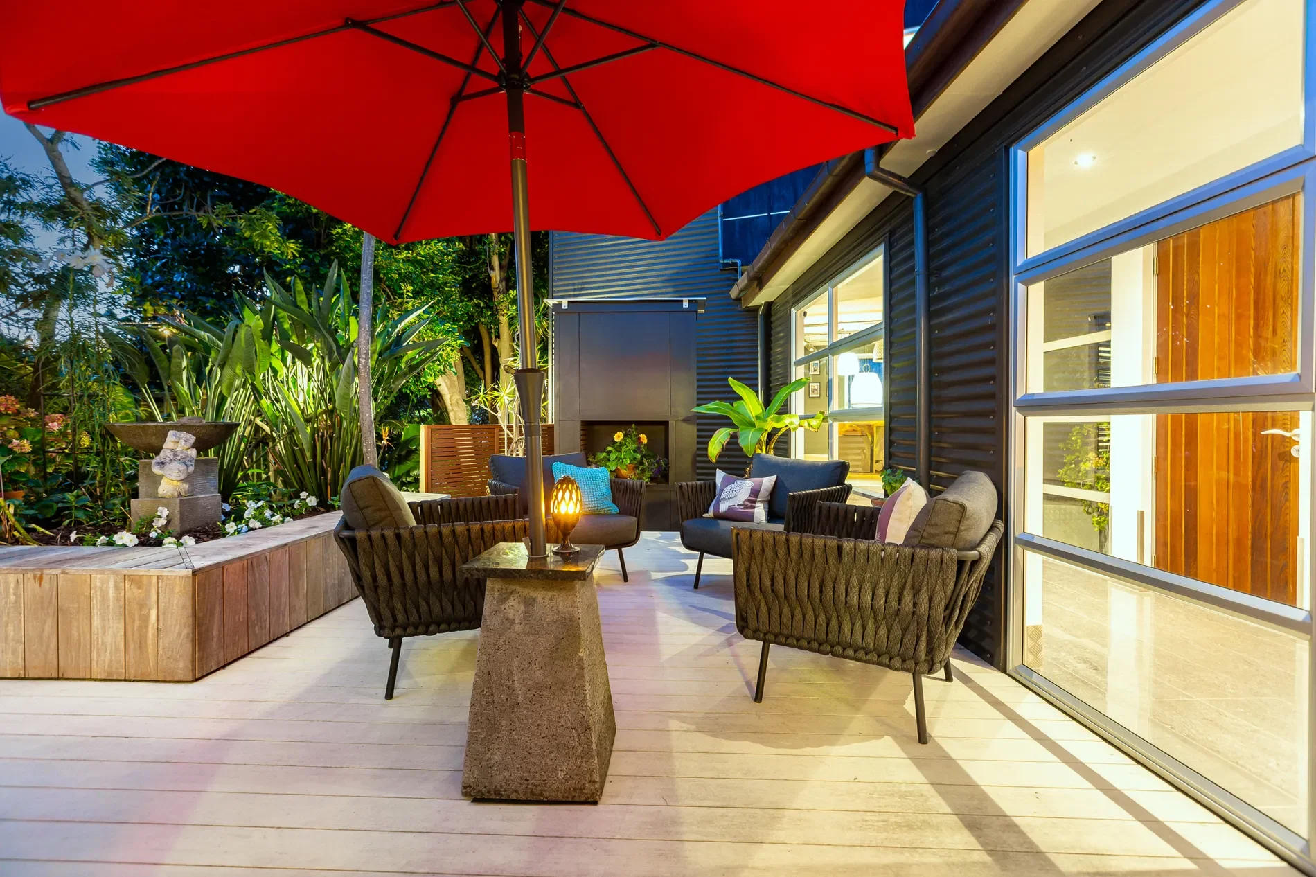 Exterior photo 9
