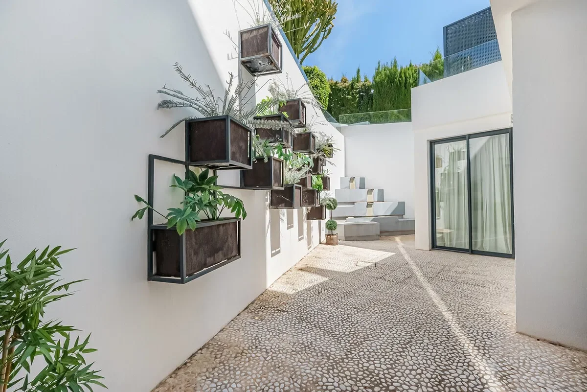 Costa del Sol, Nueva Andalucía, Málaga, Nueva Andalucía, Puerto Banus, Marbella, Spain. - Photo 7