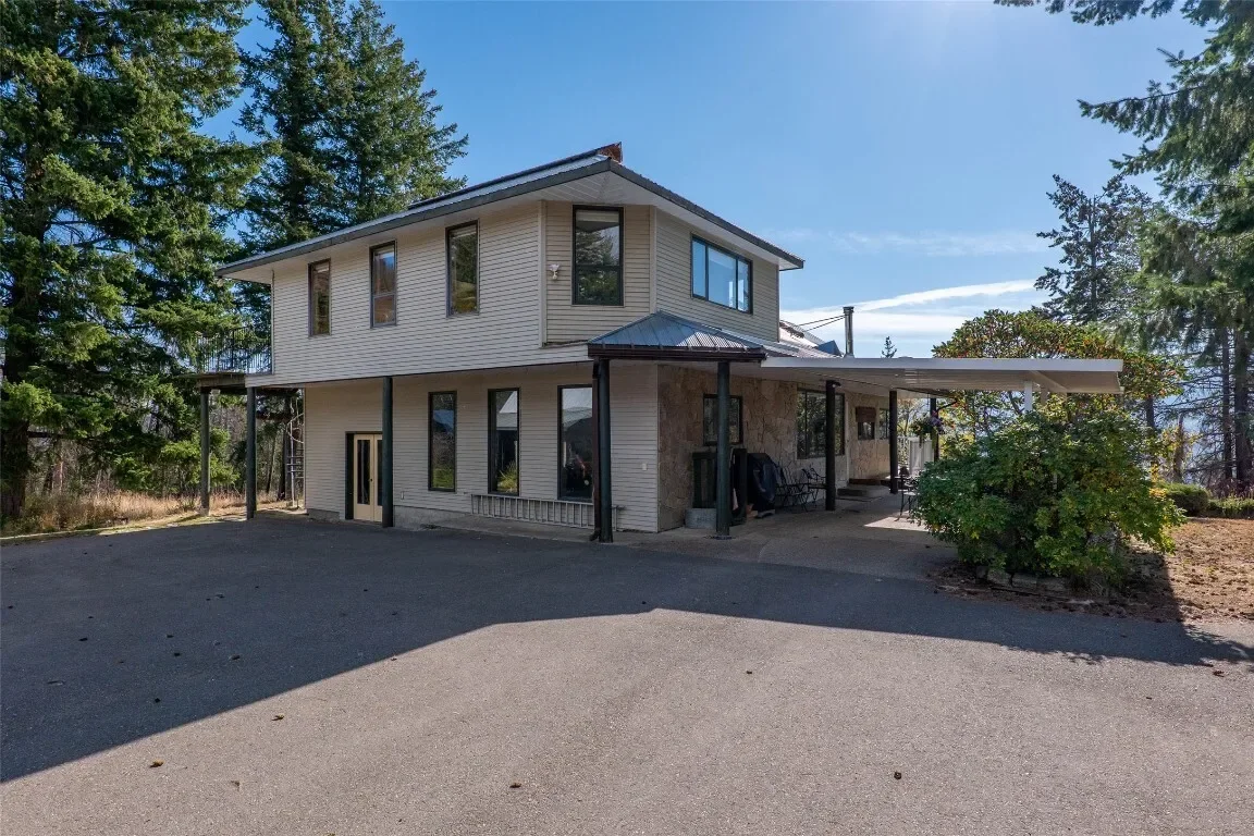 Exterior photo 3