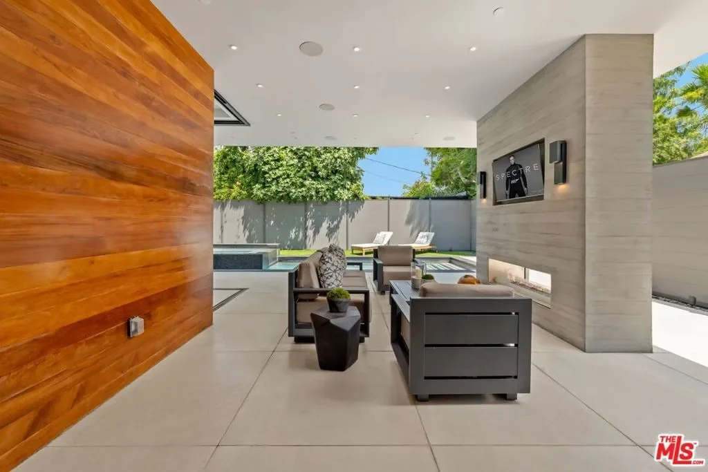 818 N Curson Avenue, Los Angeles, California, United States. - Photo 20