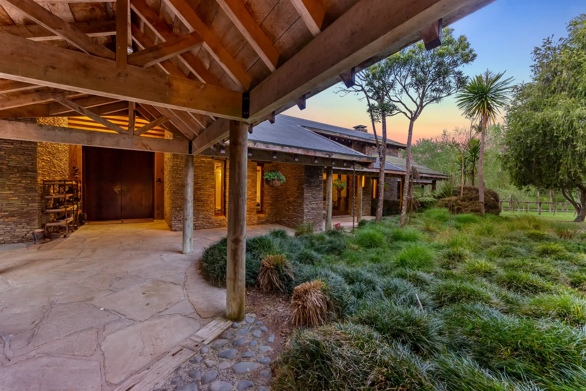 Exterior photo 3