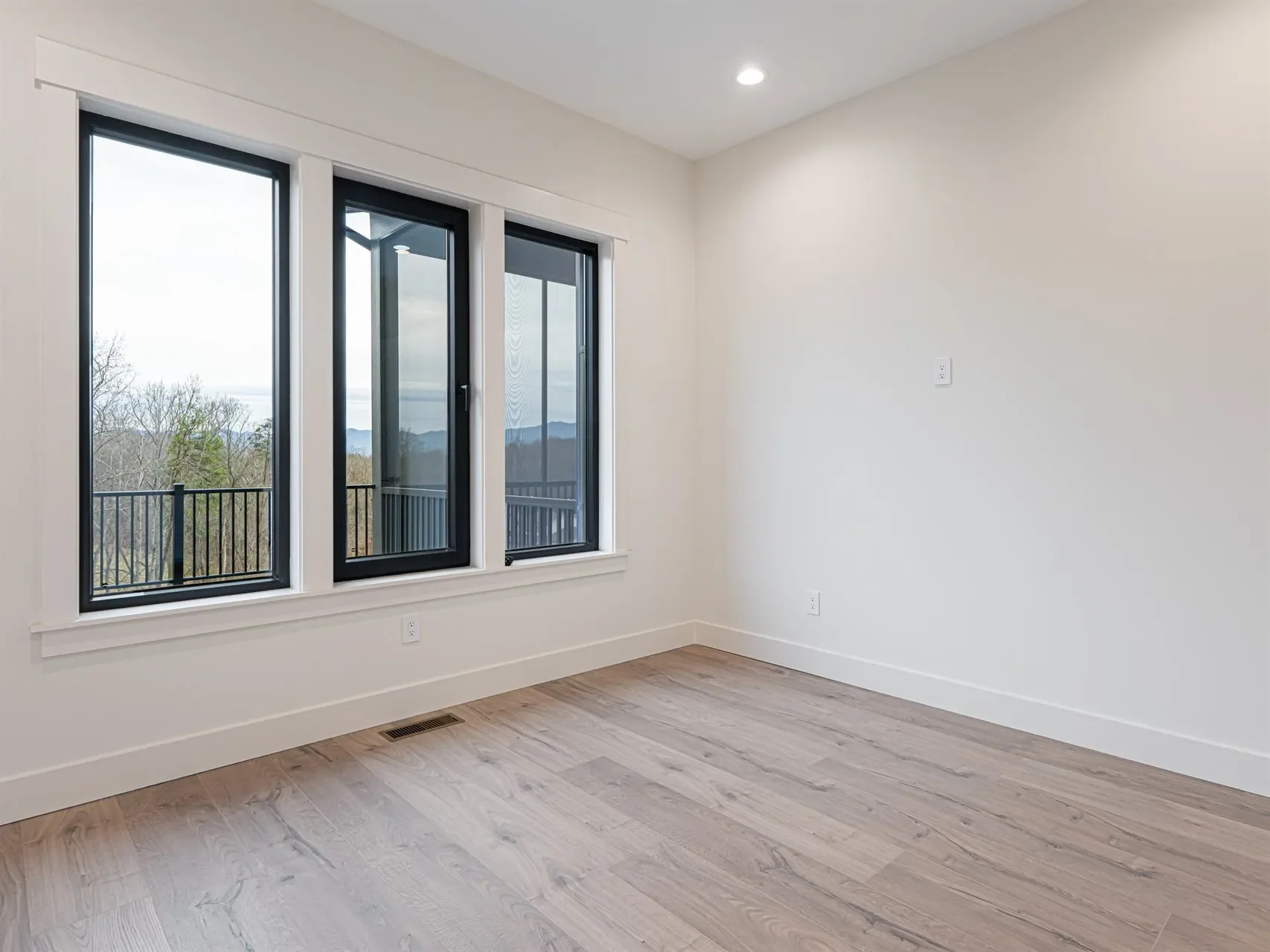 51 Bridgeway Drive 12, #12, Candler, NC, 28715, USA, Candler, North Carolina, United States. - Photo 23
