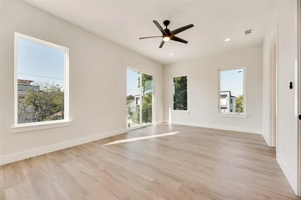 1121 Muncie Avenue, Dallas, Texas, United States. - Photo 19