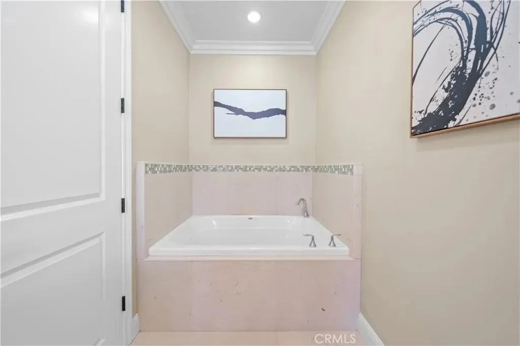 853 W Huntington B, Arcadia, California, United States. - Photo 24