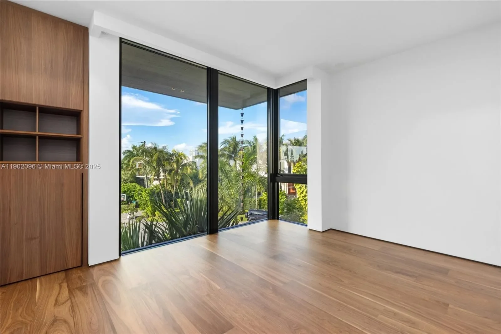 11404 N Bayshore Dr, North Miami Beach, Florida, United States. - Photo 41