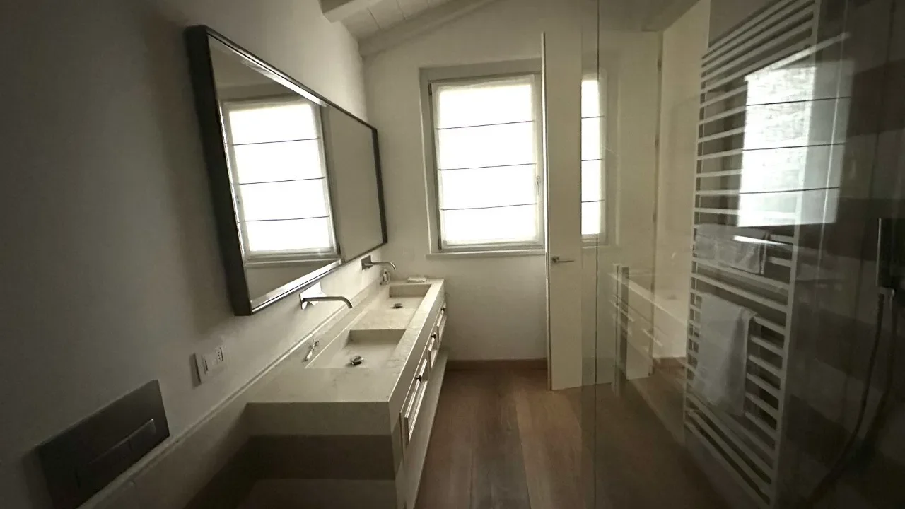 Gallery photo 2