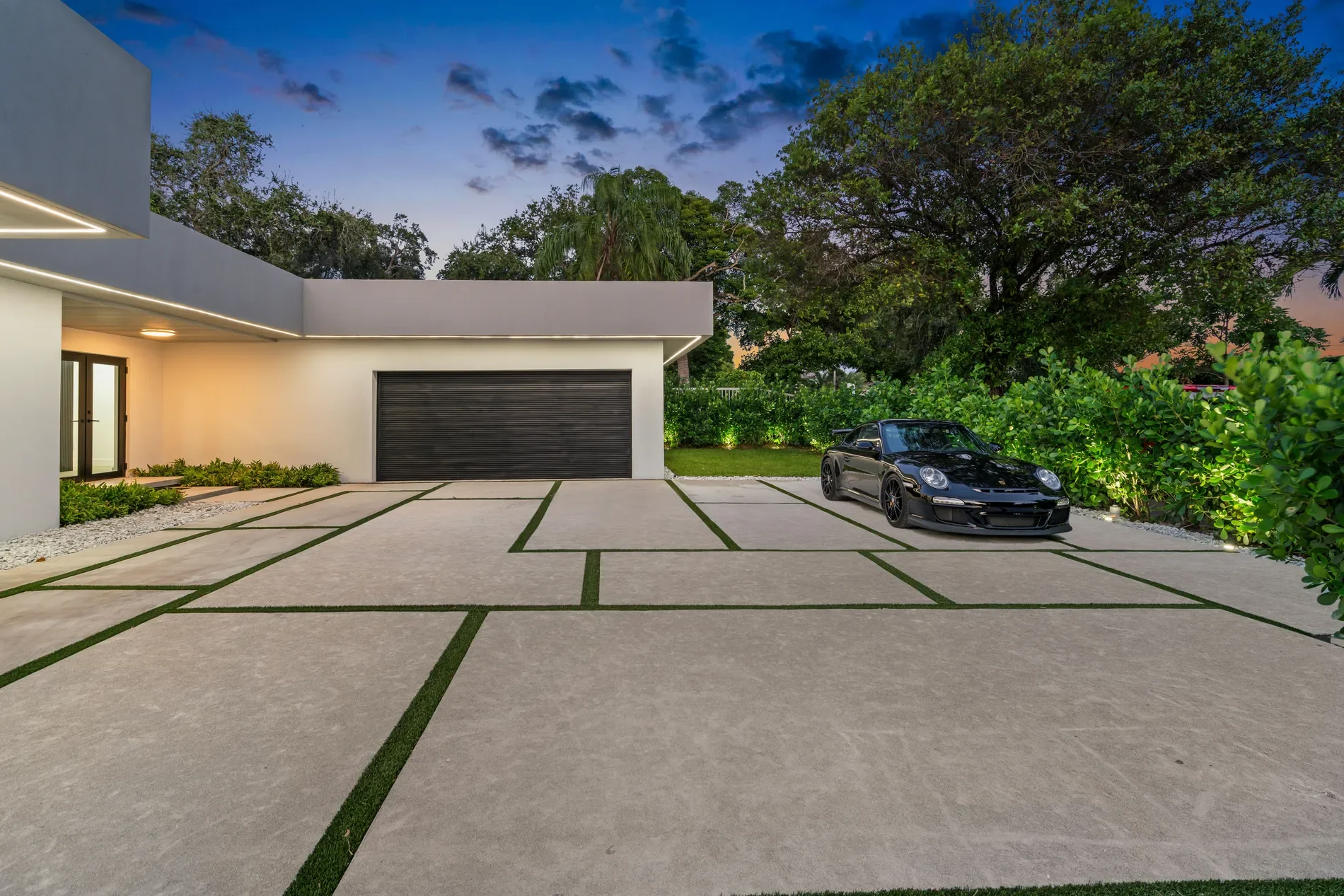 Exterior photo 12