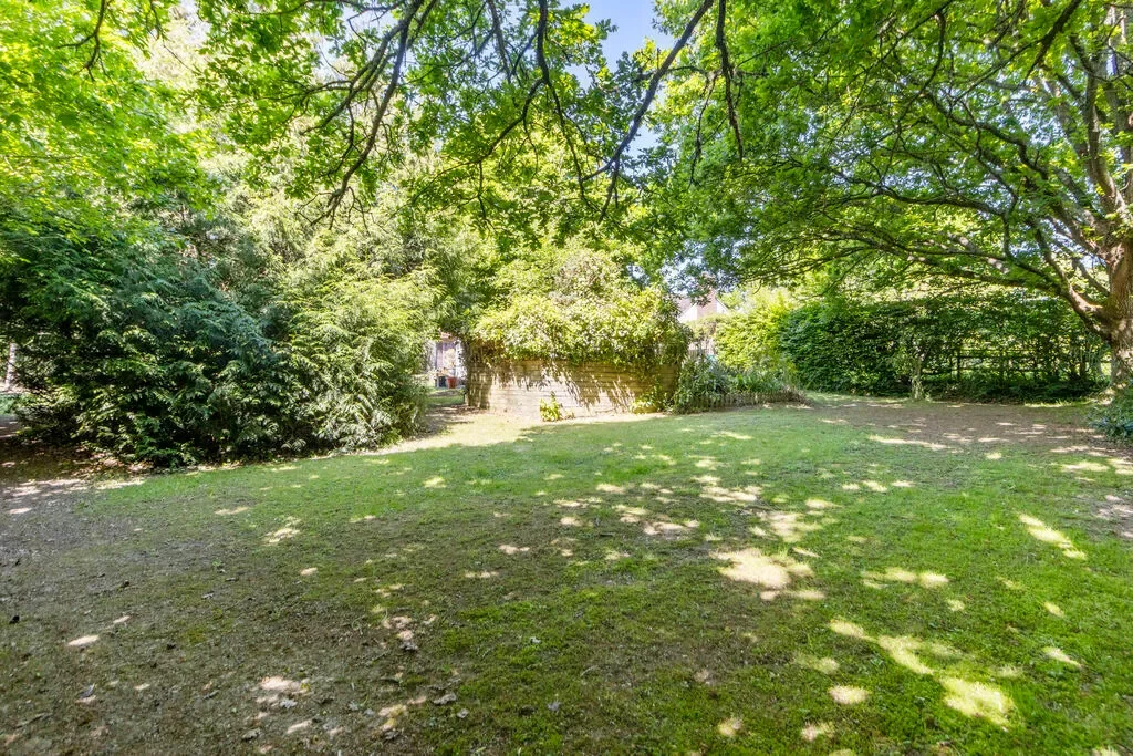 Exterior photo 5