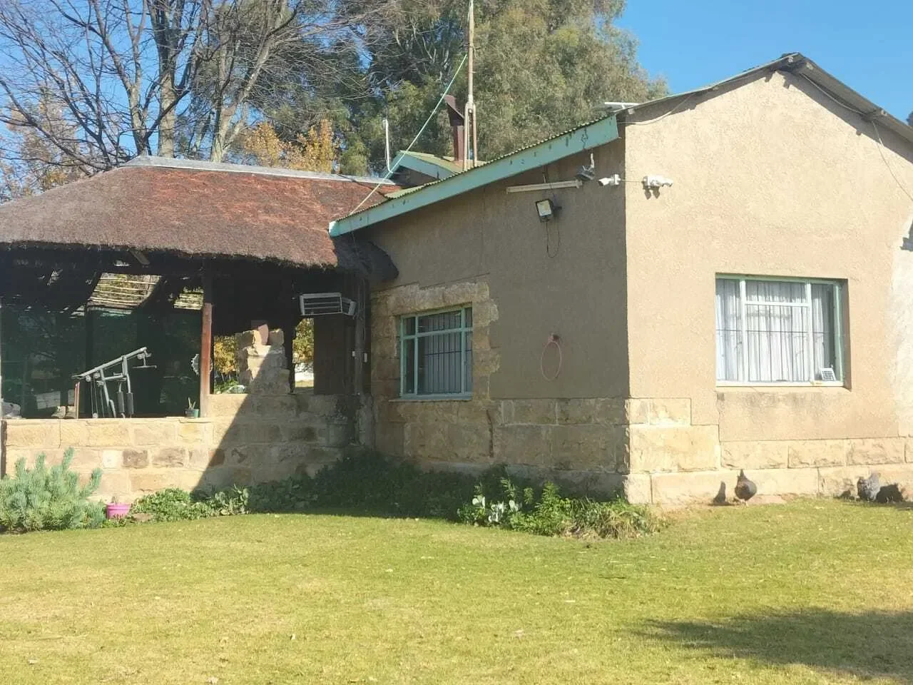 Exterior photo 8