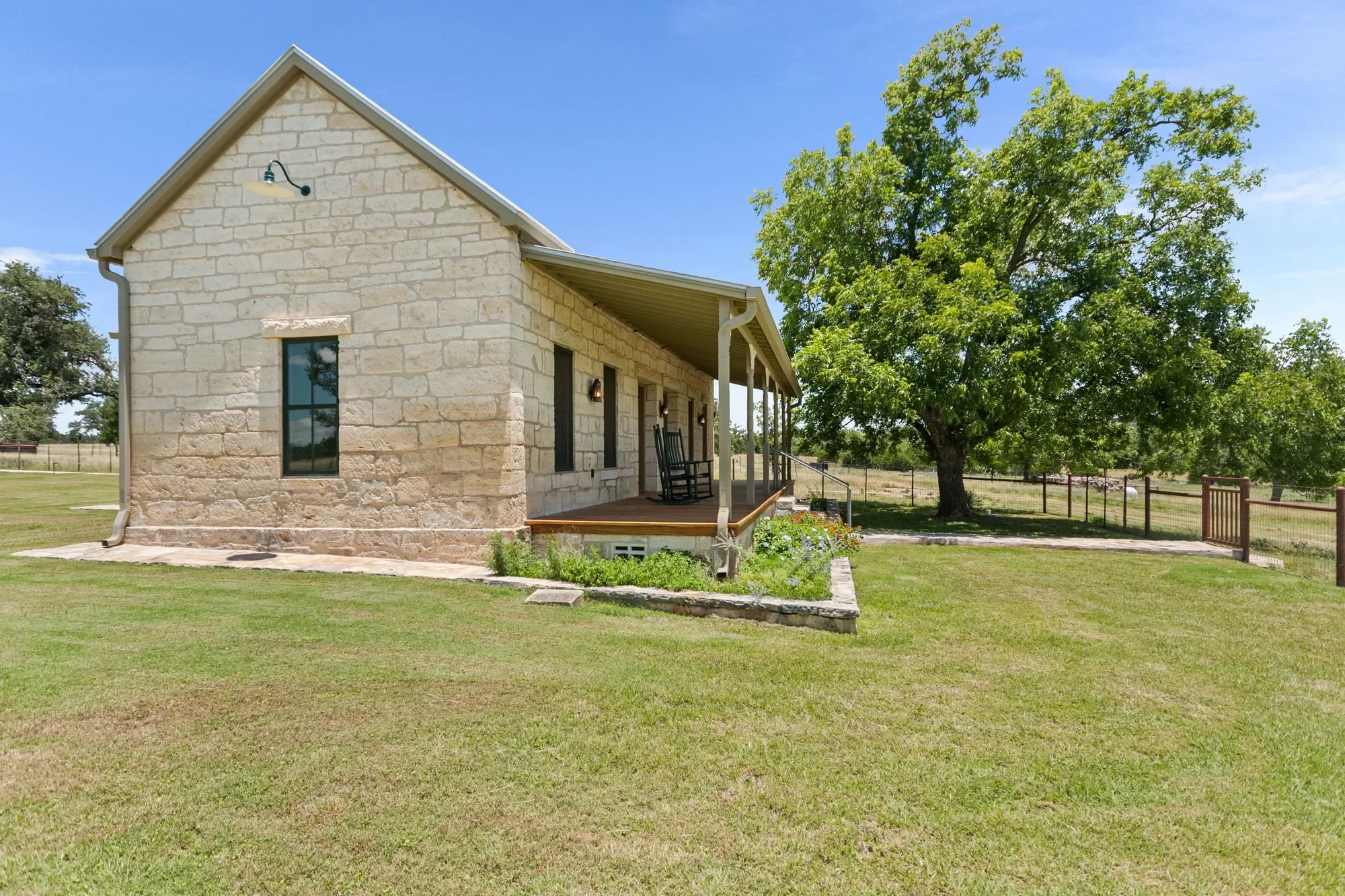 4369 Reeh-Weinheimer Road , Fredericksburg, TX 78624, Fredericksburg, Texas, United States. - Photo 42