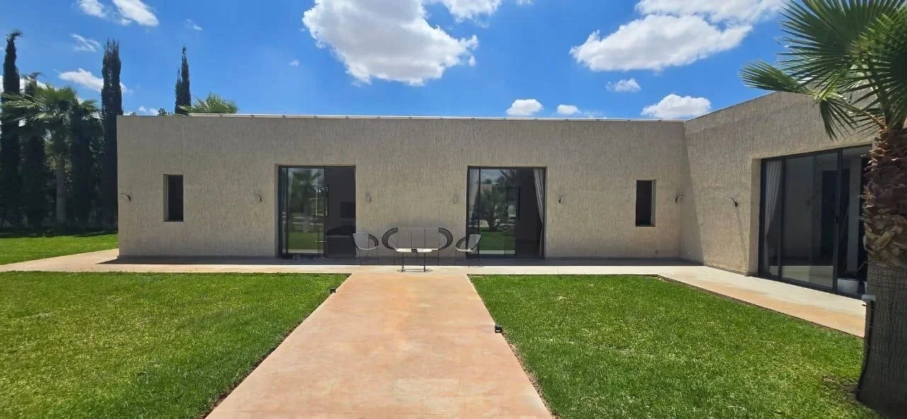 Exterior photo 4