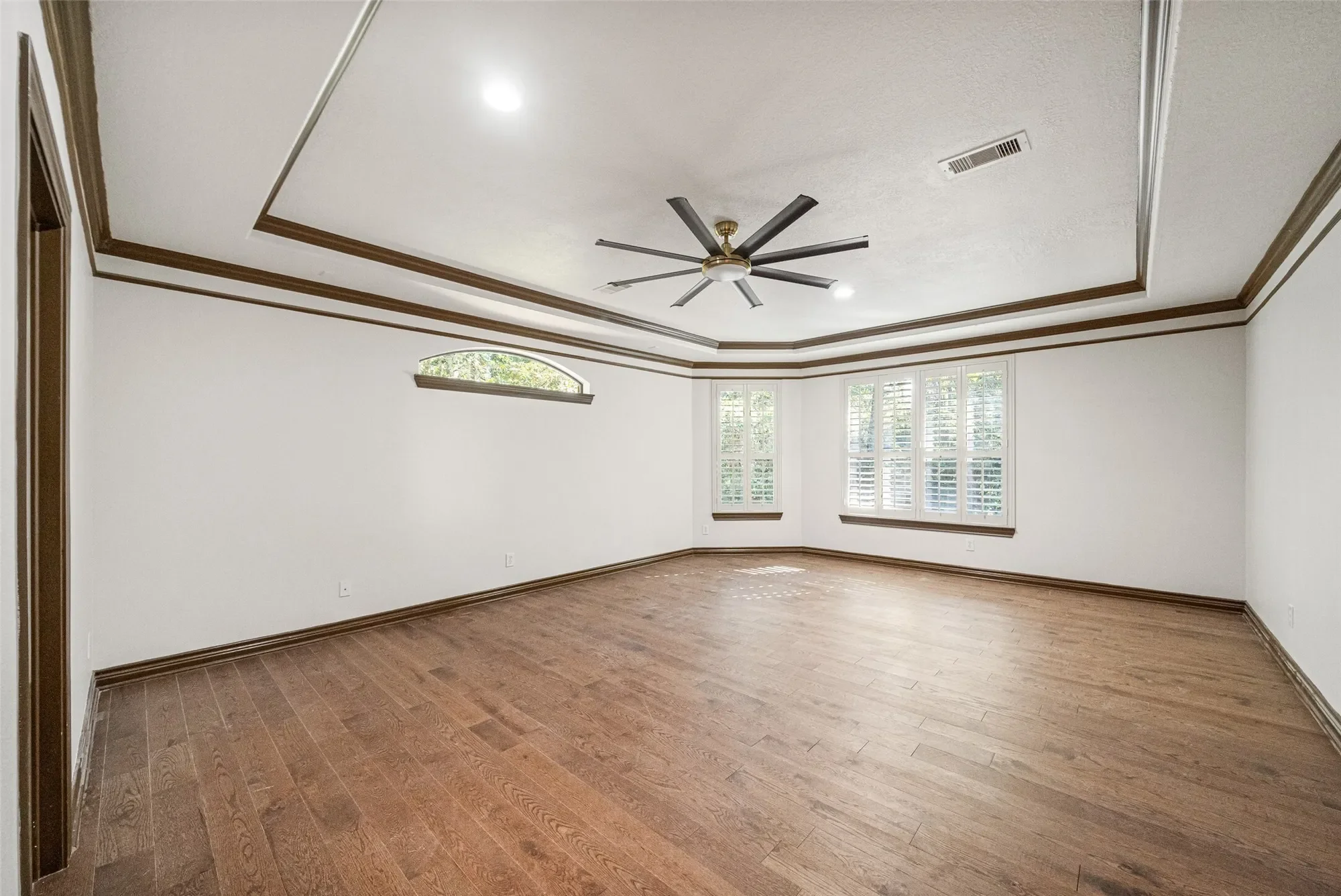 10332 Hunter Creek Lane, Conroe, TX 77304, Conroe, Texas, United States. - Photo 12