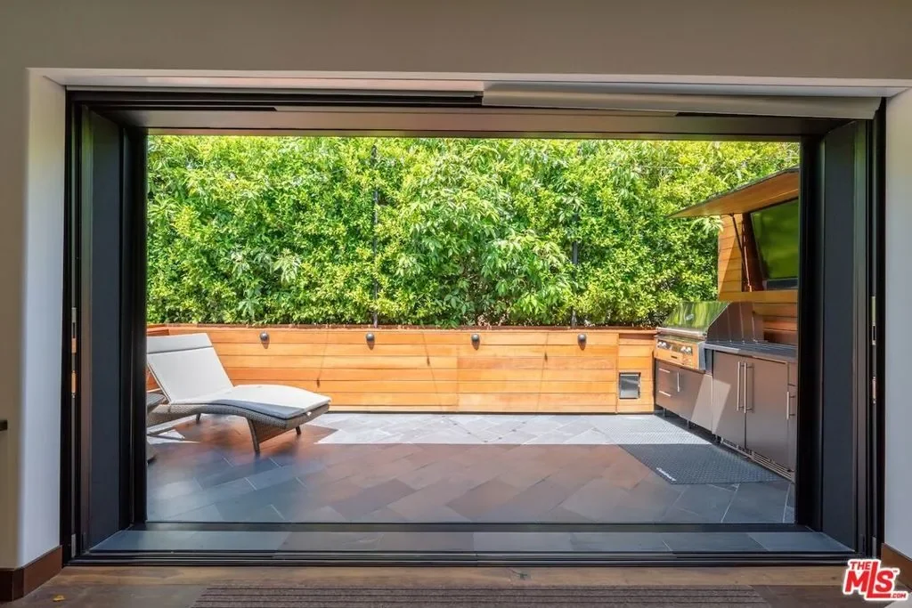 2612 Montana Avenue 1, Santa Monica, California, United States. - Photo 6
