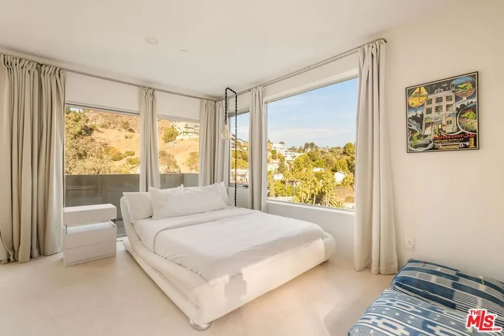 2407 San Marco Drive, Los Angeles, California, United States. - Photo 32