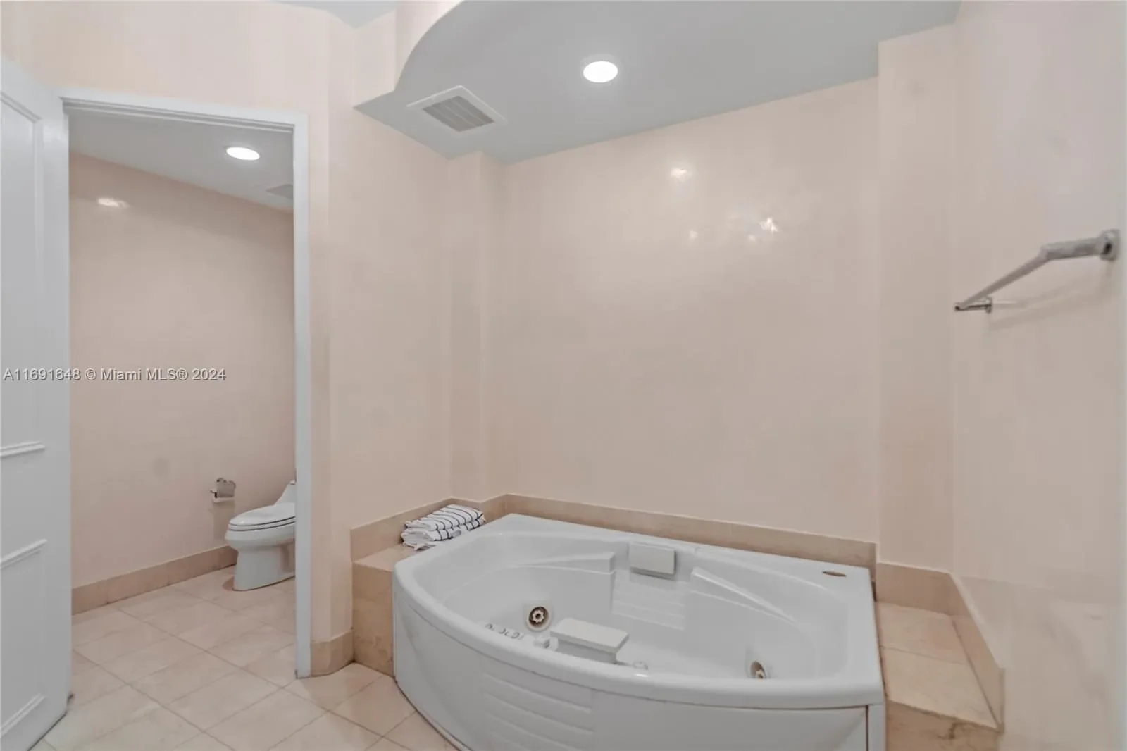 18101 Collins Ave 1502, Golden Beach, Florida, United States. - Photo 22