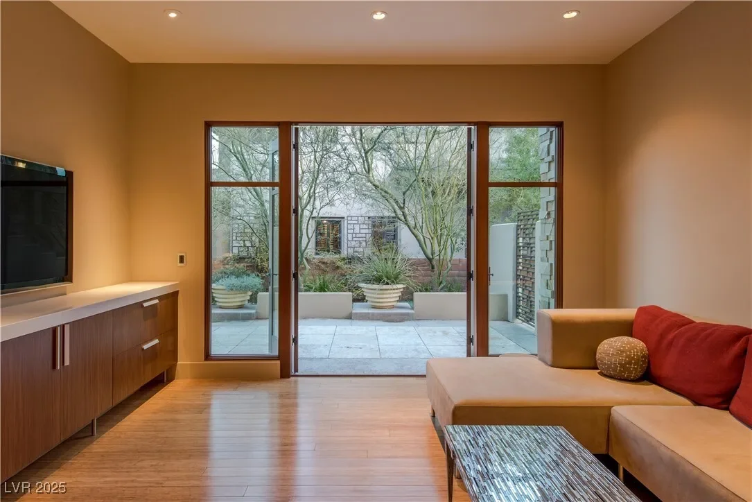 55 Skybird Court, Las Vegas, Nevada, United States. - Photo 22