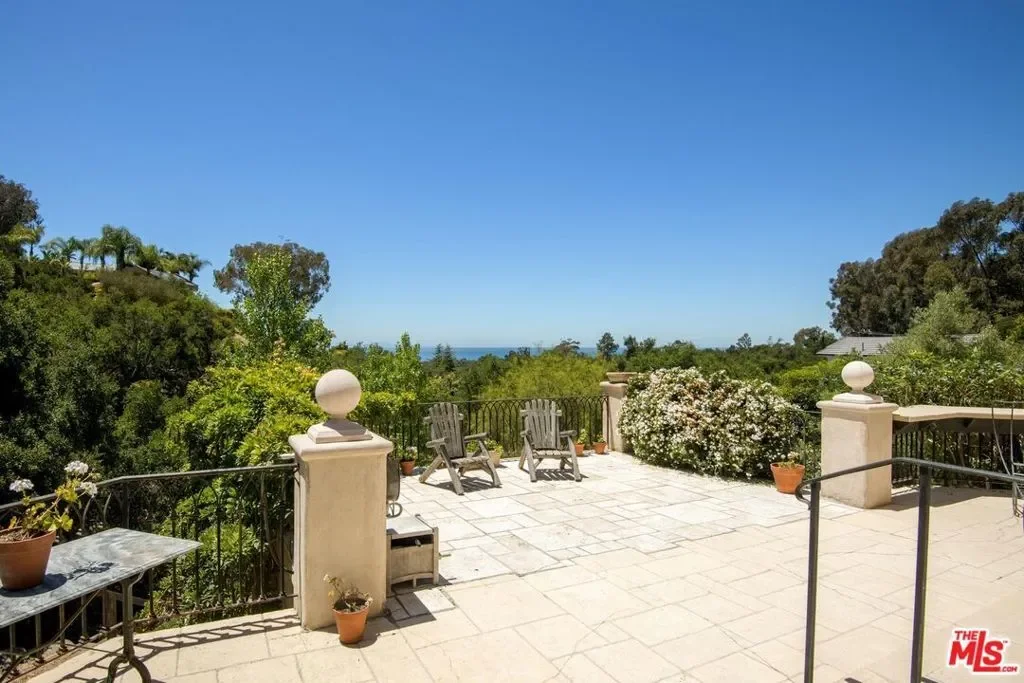 2899 Hidden Valley Lane, Montecito, California, United States. - Photo 17