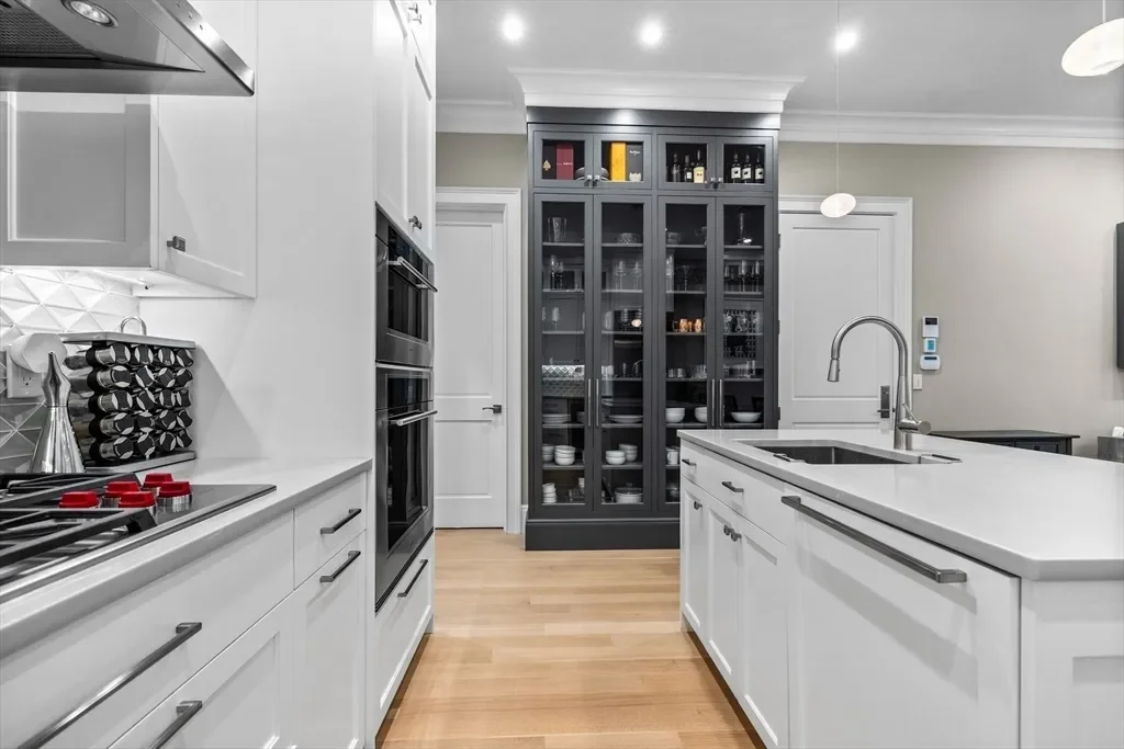 131 Saint Botolph St, Boston, Massachusetts, United States. - Photo 10