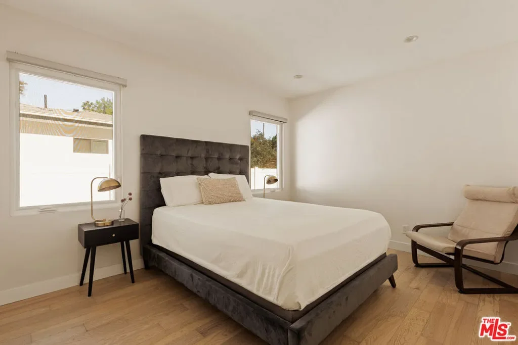 6448 Peach Avenue, Los Angeles, California, United States. - Photo 16