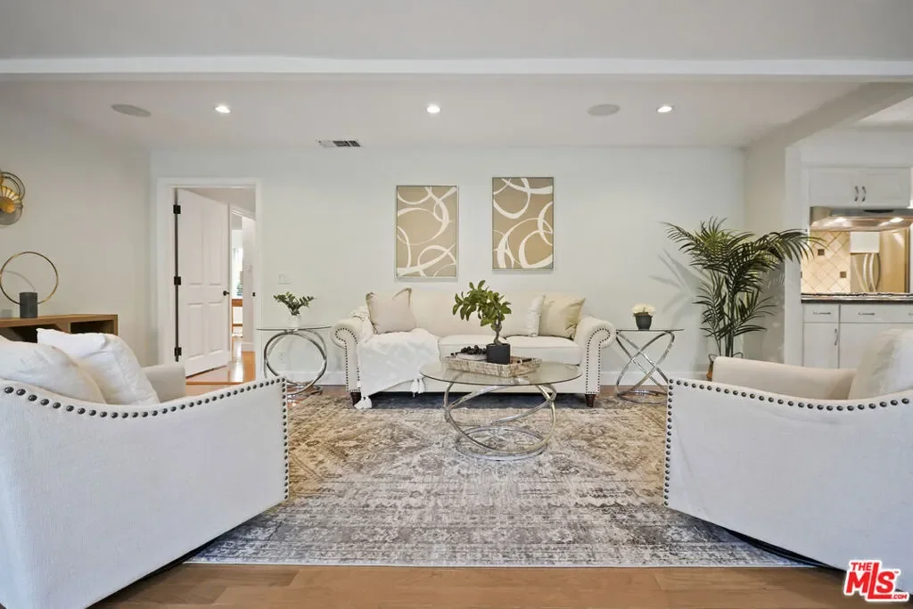 2452 N Altadena Drive, Altadena, California, United States. - Photo 9