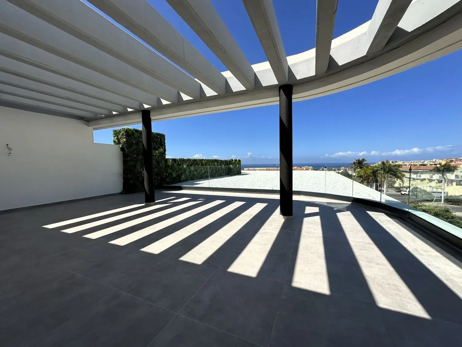 Exterior photo 4