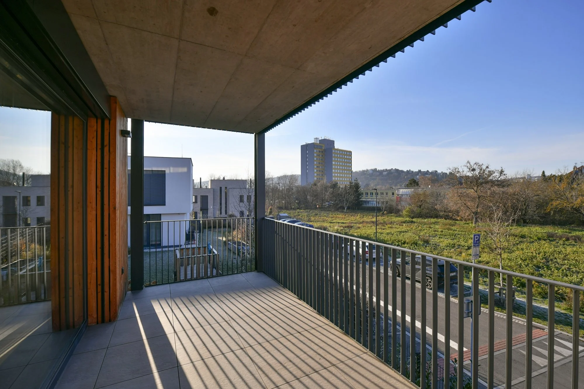 Exterior photo 1