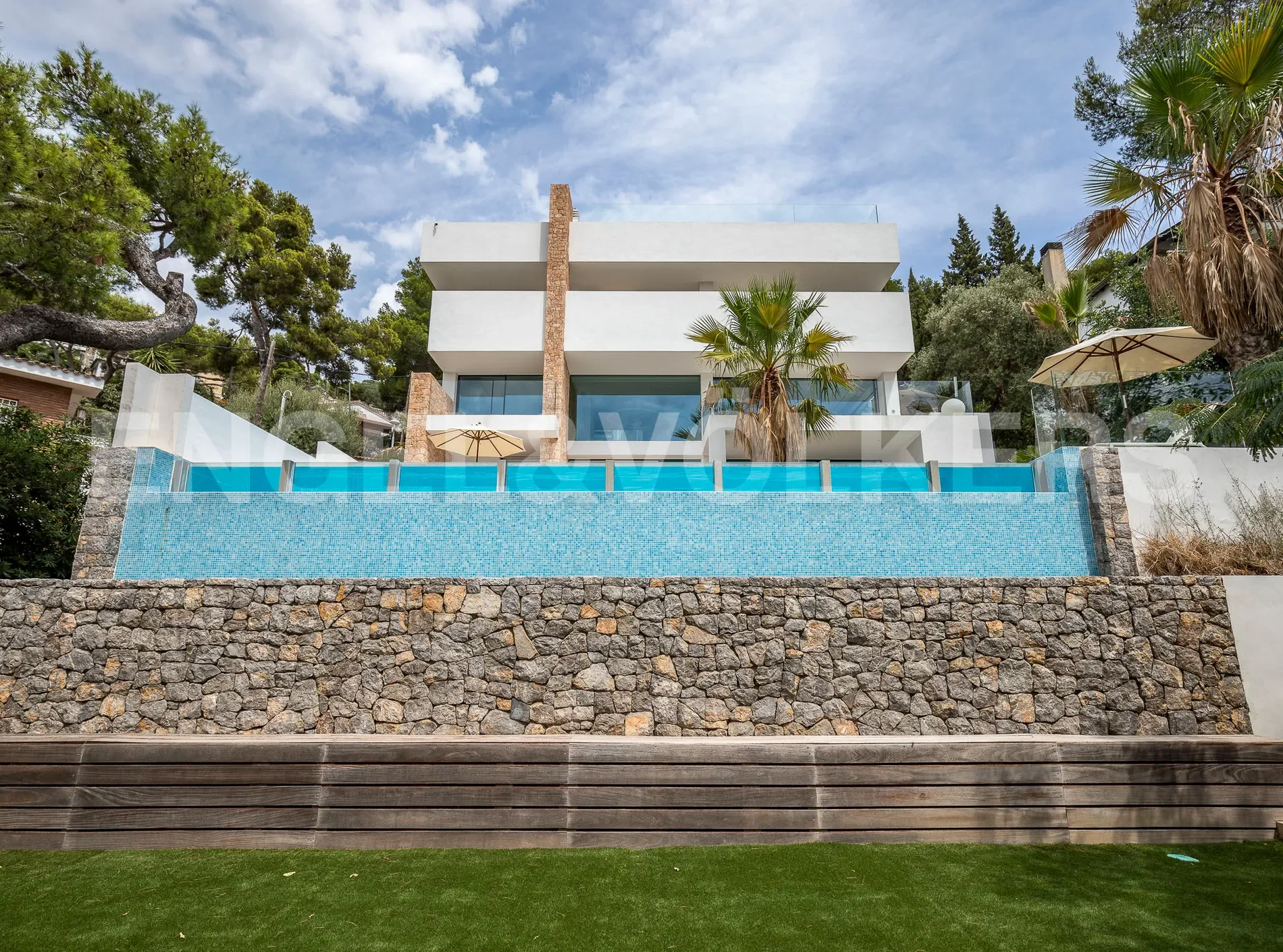 Exterior photo 12