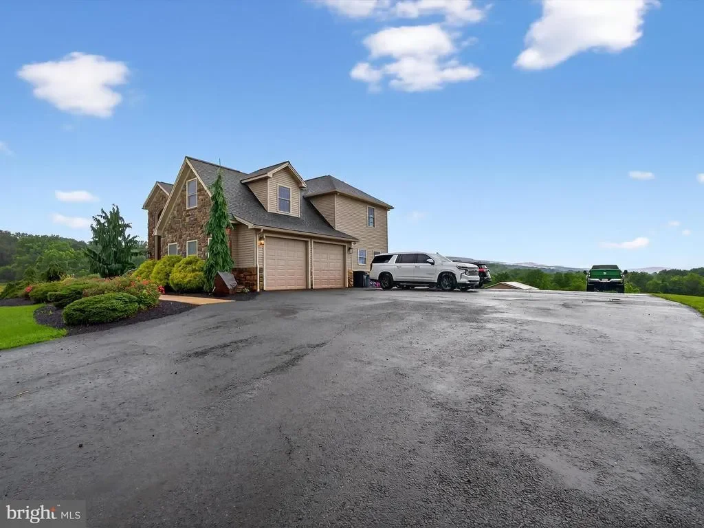 13 PHEASANT HILL DR DRIVE, HALIFAX, PA 17032, Halifax, Pennsylvania, United States. - Photo 4