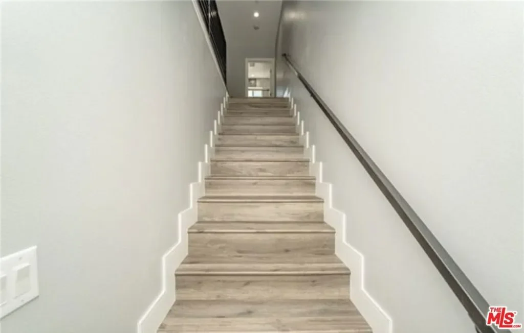 1348 E Vernon Avenue, Los Angeles, California, United States. - Photo 11