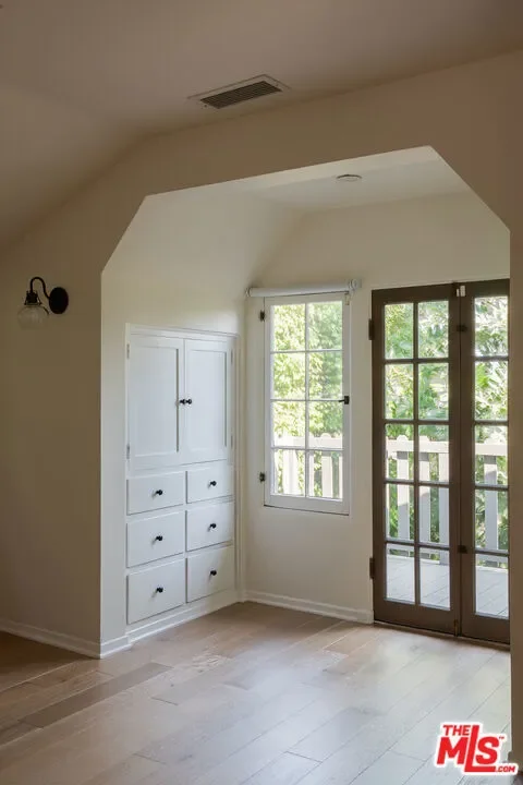 3756 Effingham Place, Los Angeles, California, United States. - Photo 14