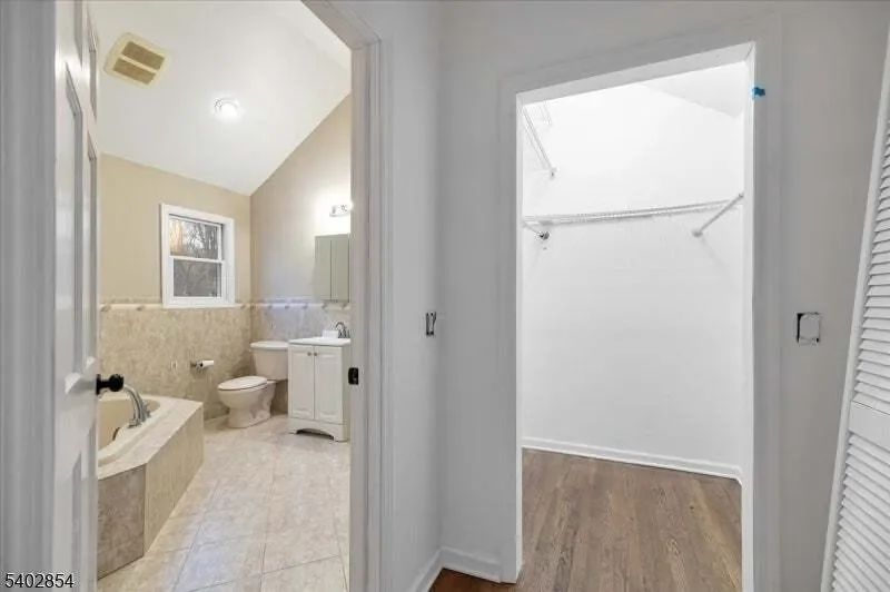 50 Roger Ct, Ringwood Boro, NJ 07456, Ringwood, New Jersey, United States. - Photo 16
