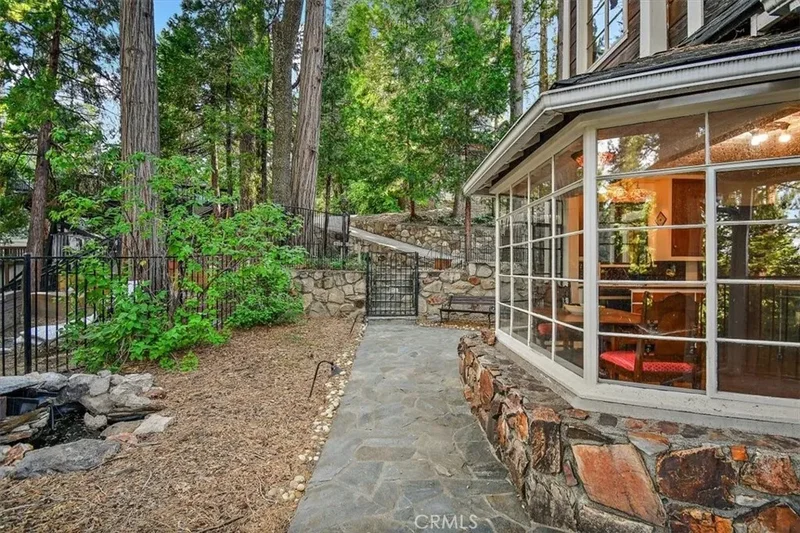 329 Summit Road, Lake Arrowhead, CA 92352, Lake Arrowhead, California, United States. - Photo 51