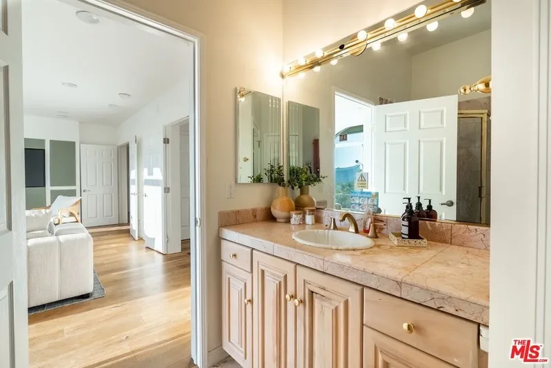 21965 Saddle Peak Rd, Topanga, CA 90290, Topanga, California, United States. - Photo 1