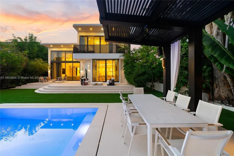 2053 N Bay Rd, Miami Beach, Florida, United States. - Photo 92