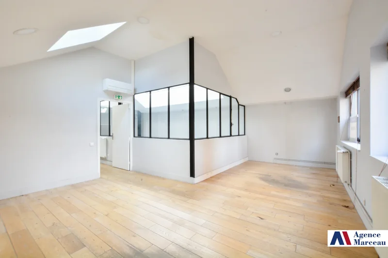 La Garenne-Colombes, Île-de-France, France. - Photo 16