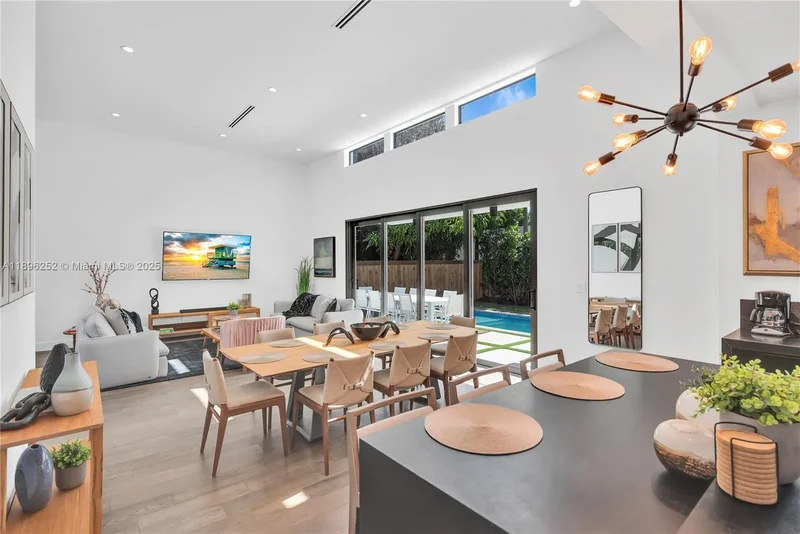 520 NW 41st St, Miami, Florida, United States. - Photo 20