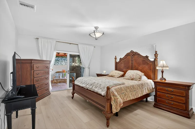 5533 W W 118TH Place W, Inglewood, CA 90304, Inglewood, California, United States. - Photo 36