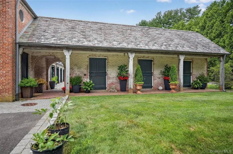 Residential in Upper Brookville