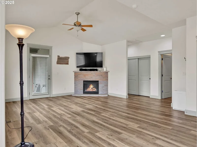 3279 SE ANDERSON RD, Gresham, Oregon, United States. - Photo 5