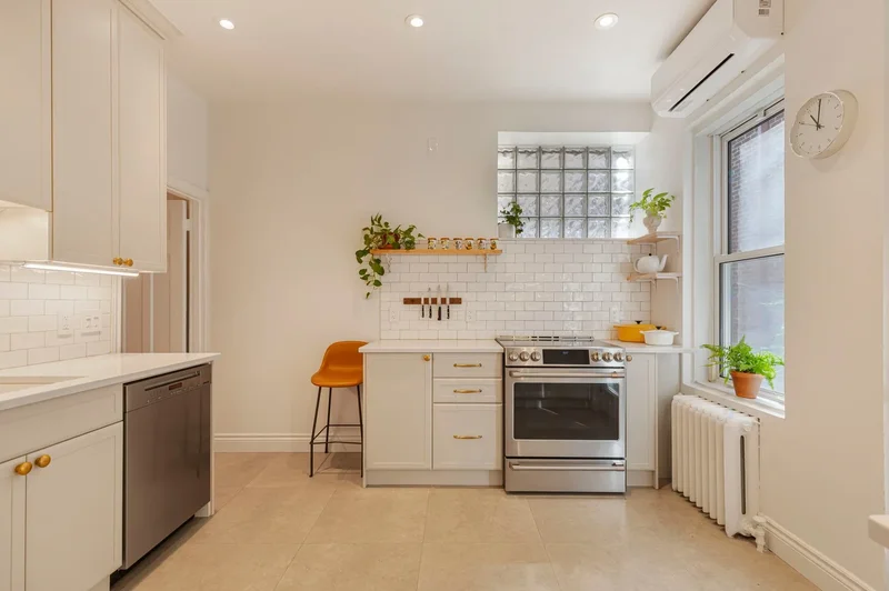 704A Av. Champagneur, Montréal, Quebec, Canada. - Photo 4