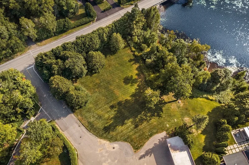 Av. des Amiraux, Estérel, QC J0T1E0, Estérel, Quebec, Canada. - Photo 2