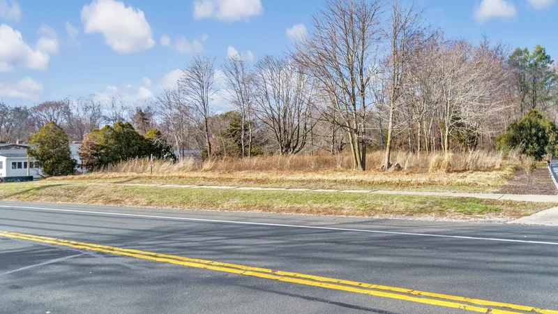 Aquebogue, New York, United States. - Photo 15