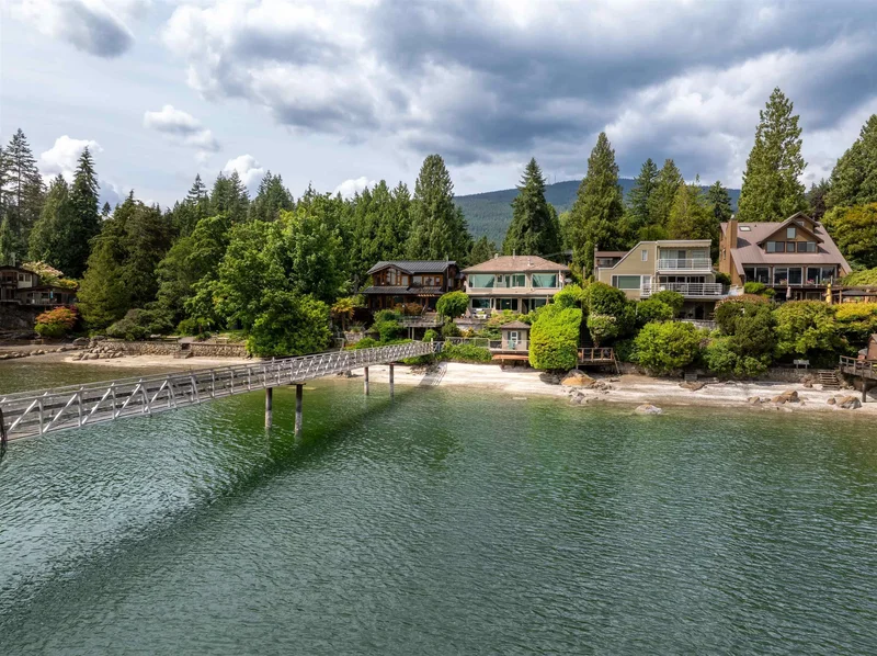 4625 Strathcona Road, North Vancouver, British Columbia, Canada. - Photo 39