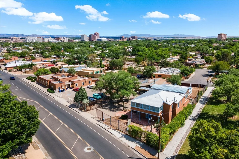 1700 Nw Mountain Road , Albuquerque, NM 87104, Albuquerque, New Mexico, United States. - Photo 47