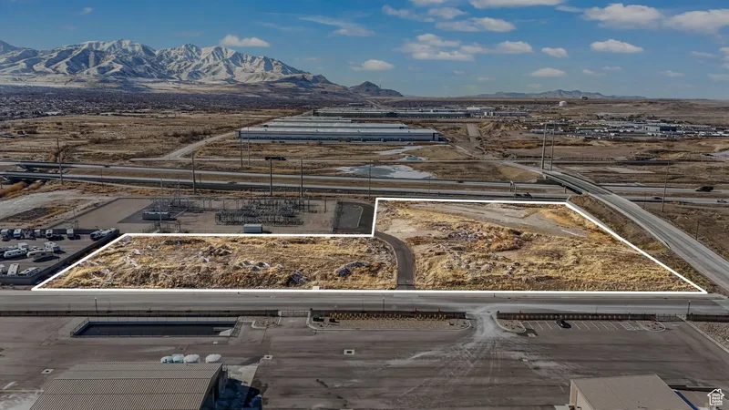 2448 S ANNA CAROLINE DR, West Valley City, UT 84128, West Valley City, Utah, United States. - Photo 10