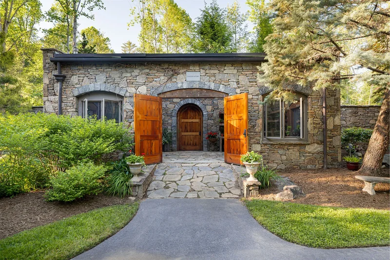 268 Holly Arbor Lane, Asheville, NC 28803, Asheville, North Carolina, United States. - Photo 45